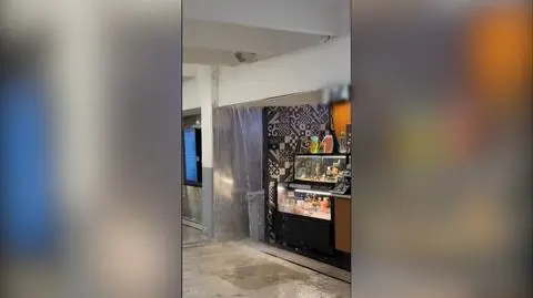 Woda lała się z sufitu lotniska w Meksyku