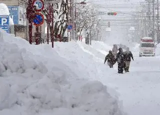 Rekordowe opady śniegu w Japonii - Obihiro