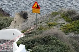 Z powodu zagrożenia osuwiskami na Santorini zamknięto część ulic
