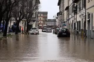 Ulewy i powodzie w Toskanii