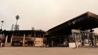 Stacja benzynowa po pożarze 