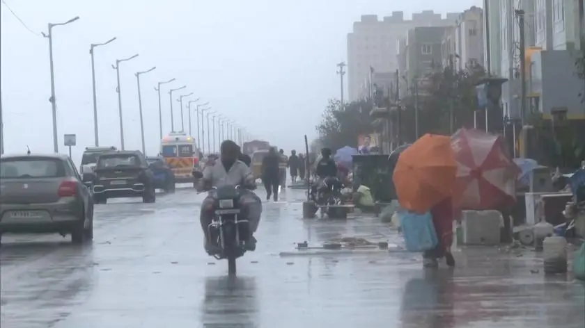 Cyklon Ditwah zbliża się do Indii, są już pierwsze ofiary