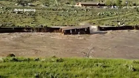 Powódź "niszczy domy, zmywa drogi i mosty". 10 tysięcy osób ewakuowanych z Parku Narodowego Yellowstone