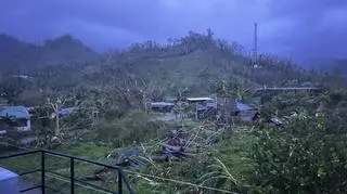 Zniszczenia wywołane przez tajfun Fung-wong na Filipinach