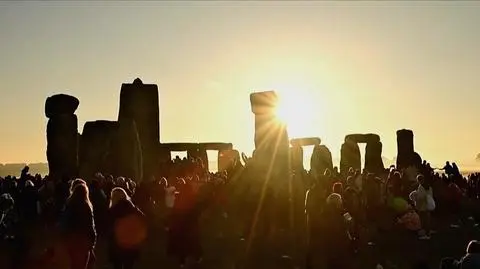 Zaczęło się astronomiczne lato. Tak witano je w Stonehenge