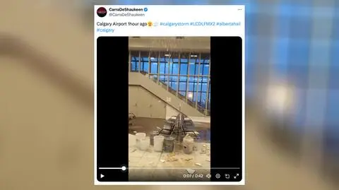 Na pasażerów lotniska padał deszcz i spadały kawałki sufitu 