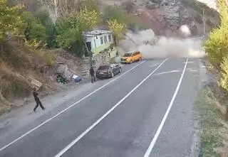 Masa skał sunęła wprost na taksówkę