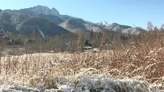 Zima zawitała w góry. Pokrywa śnieżna coraz grubsza