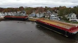 Na wybrzeżu Connecticut utknęły dwie duże barki