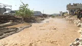 Powodzie błyskawiczne w Jemenie zniszczyły tymczasowe schronienia przesiedleńców