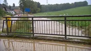 Wysoki poziom rzeki po ulewach w zachodnich Niemczech