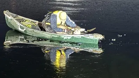 Nastolatek ze stanu Vermont w USA pomógł łani wydostać się z jeziora