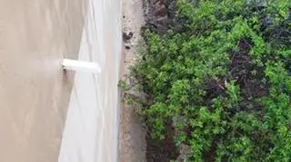 Głazy spadają na hotel na Las Palmas