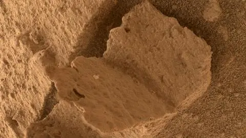 Łazik Curiosity znalazł na Marsie "książkę"