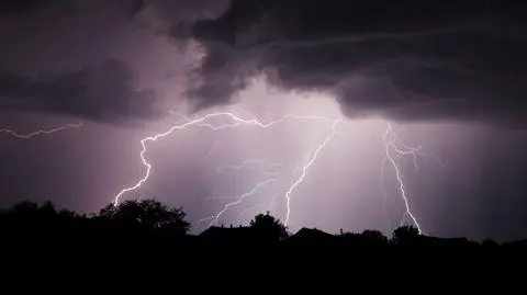 Nocą będzie się lokalnie błyskać, w dzień do 31 stopni