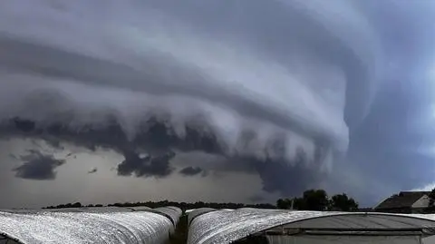 Przerażająca chmura na Mazowszu. Jest ryzyko, że wał szkwałowy znów pojawi się na niebie