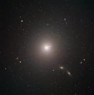 Galaktyka Messier 87 uchwycona przez VLT