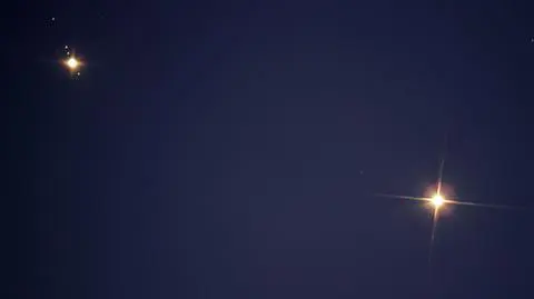 Wenus i Jowisz błyszczały na niebie. Bliskie spotkanie planet na Waszych zdjęciach