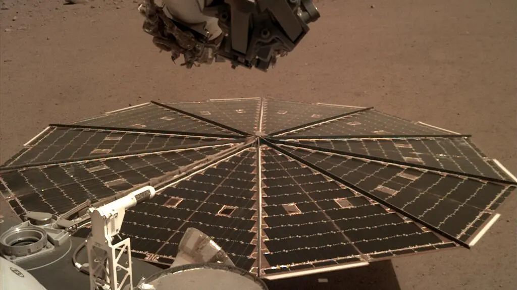 Dźwięki zarejestrowane przez sejsmometr na InSight