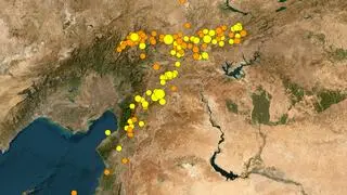 Mapa wstrząsów od północy 6 lutego do godz. 14 czasu lokalnego 7 lutego. Kolorem pomarańczowym oznaczone są wstrząsy, do których doszło w ciągu ostatnich 24 godzin.