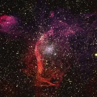 NGC 1850 zaobserwowana przez VLT i teleskop Hubble'a