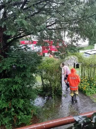 Zalania i połamane drzewa w Ustroniu