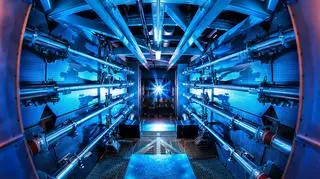 Wzmacniacze National Ignition Facility, lasera, który pomógł odtworzyć warunki panujące w planetarnych wnętrzach