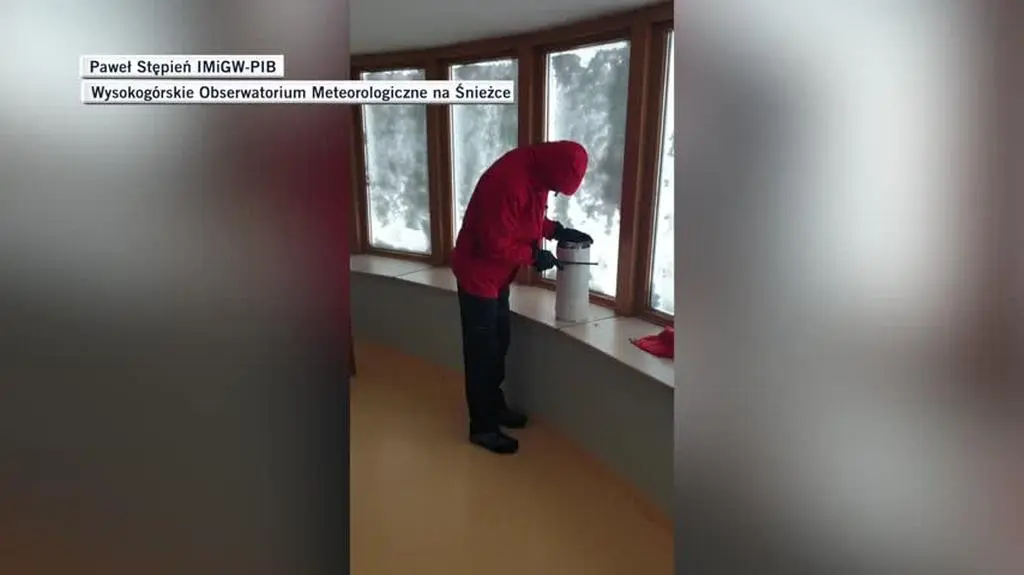 Nagranie z Wysokogórskiego Obserwatorium Meteorologicznego na Śnieżce