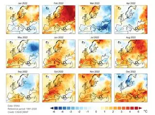 Średnie anomalie temperatury powietrza na powierzchni ziemi dla każdego miesiąca w 2022 roku, w stosunku do odpowiedniej średniej miesięcznej dla okresu referencyjnego 1991-2020