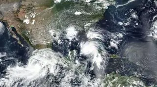 Zdjęcie satelitarne huraganu Ida z 27 sierpnia