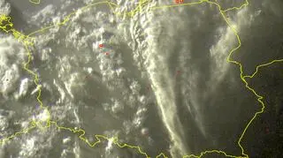 Wyładowania atmosferyczne nad Polską w piątek o godzinie 20.45