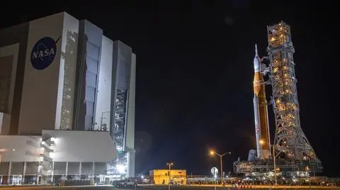 Gigant czeka na start. O krok bliżej do powrotu na Księżyc