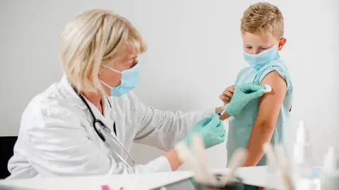 ggrypa-szczepienie-shutterstock_1792082657