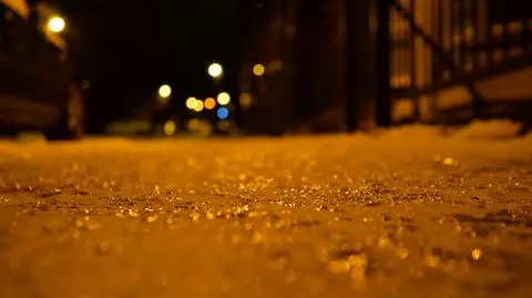 Oblodzone drogi i chodniki