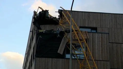 Żuraw budowlany przewrócił się na szpital, przebił sufit