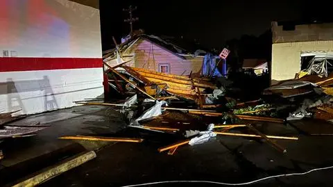 "Doniesienia o wielu domach z poważnymi uszkodzeniami"