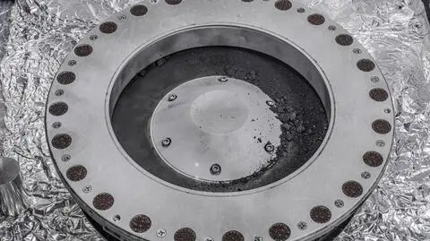 Co kryje Bennu? NASA pokazała próbkę asteroidy