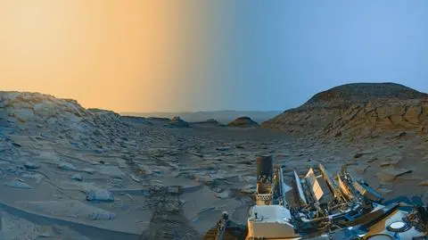 "Pocztówka" z Marsa. Curiosity sfotografował dwie pory dnia