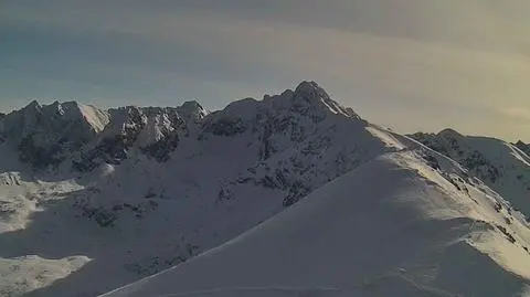 Tatry otwarte, ale z wyjątkami. "Sytuacja lawinowa nadal jest poważna"