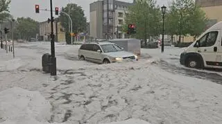 Ulewa i gradobicie w Gnieźnie