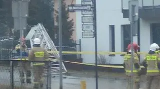 Przewróciła się wieża w komendzie policji w Kluczach
