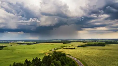 Burze i deszcz w części kraju