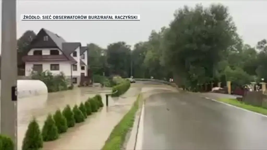 Podtopienia we wsi Podczerwone na Podhalu