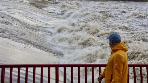 Wylewają rzeki w Hiszpanii. Zalania i podtopienia