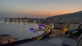 Pożar na Korfu widoczny z Albanii
