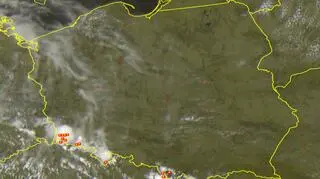 Wyładowania atmosferyczne w Polsce w niedzielę, godz. 15.05