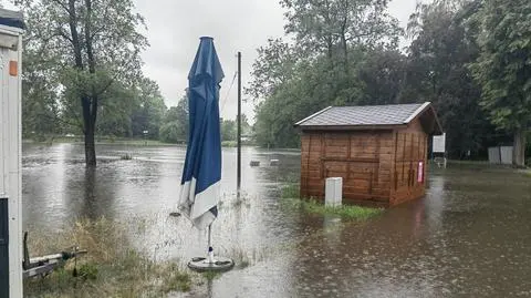 Ponad 400 interwencji straży pożarnej po ulewach. Podtopione domy, problemy z dostawami prądu