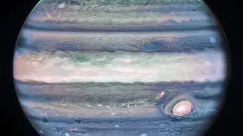 Pędzi z prędkością ponad 500 km/h. "Zaskakujące" odkrycie na Jowiszu
