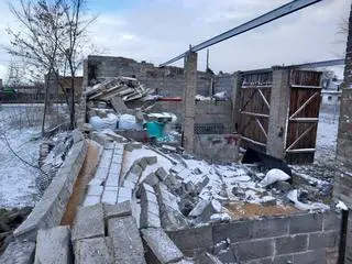 Zerwany dach w miejscowości Klewków (woj. łódzkie)