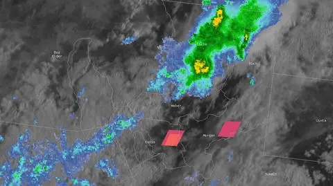Dwa czerwonawe piksele na mapie to prawdopodobnie ślad meteoru